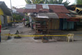 Warga Titian Indah galang...