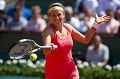 Azarenka kesulitan rebut...