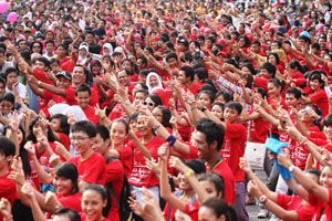 Ribuan warga Solo rayakan...