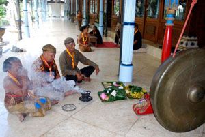 Lima pusaka Keraton...