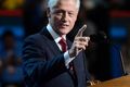 Bill Clinton dibayar...