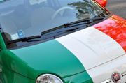 Penjualan mobil di Italia...