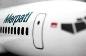 Pesawat Merpati tergelincir...