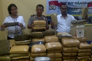 Bandar & ganja seberat...