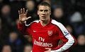 Bendtner bersiap angkat...