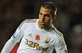 Pindah, striker Swansea...