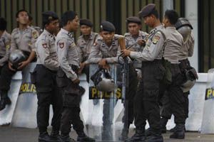 Harga BBM naik, Polisi...