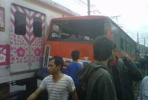 Mogok, Metromini 640...
