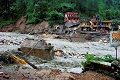 Banjir tewaskan lebih...