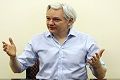Assange berkeras tak...