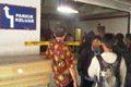 Mau parkir, mobil operasional...