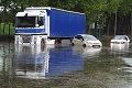 Badai dan banjir bandang...