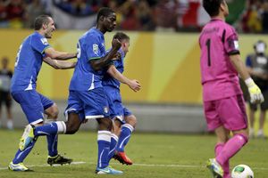 Italia melaju ke semifinal...