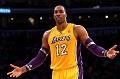 Bryant desak Lakers...