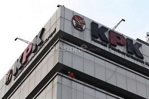 Anggota Komisi III DPR...