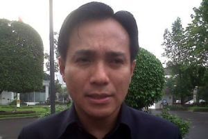 Istana bantah, Dipo...