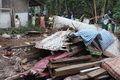 Lapuk, rumah keluarga...