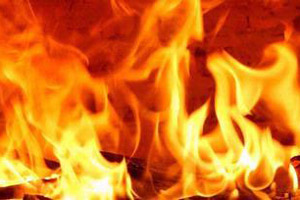 Ruang tamu terbakar,...