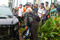 Nelpon sambil berkendara,...