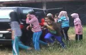 Gempa 5,9 SR, warga...