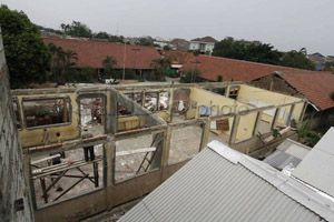 Atap Pasar Srogo sepanjang...