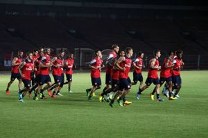 Meriam London siap ledakan...
