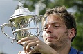 Mahut boyong trofi kedua...