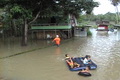 Banjir di Bone meluas,...