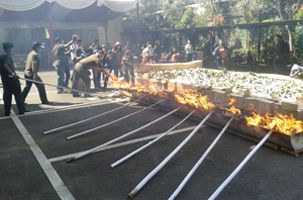 Kajari Bandung bakar...