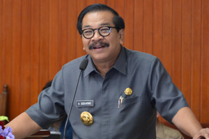 Pakde Karwo ogah tanggapi...