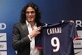 Cavani bangga bisa duet...
