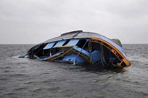 Kapal terbalik di Malaysia,...