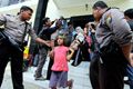 Puluhan imigran gelap...