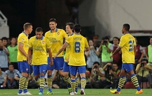 Arsenal lanjutkan keperkasaan