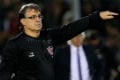 Kamis, Barcelona perkenalkan...