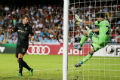 Gol tunggal Dzeko menangkan...
