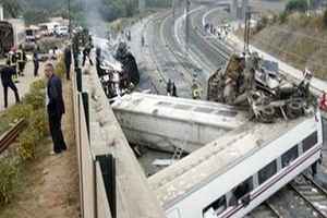 Kereta api tergelincir...