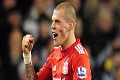 Napoli buru bek Liverpool