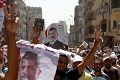 Loyalis Morsi tak gentar...