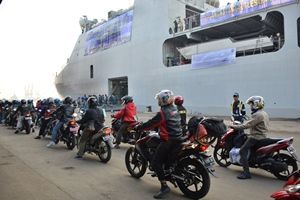 KRI Banda Aceh-593 berangkatkan...