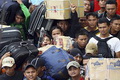 Berdesakkan, pemudik...