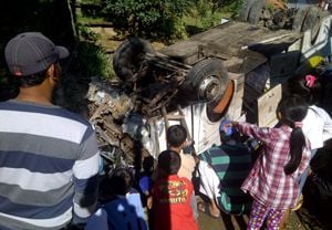 Bangkai bus Giri Indah...