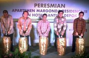 Hotel Santika hadir...