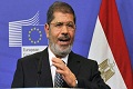 Morsi bersiap diseret...