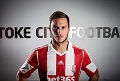 Stoke dapatkan jasa...