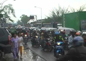 Jalan menuju ke Pelabuhan...