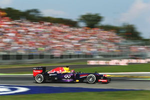 Sebastian Vettel raih...