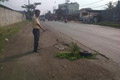Jalan berlubang di Kabupaten...