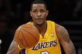 Dilepas Lakers, Ebanks...