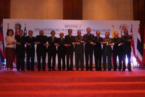 Jokowi buka pertemuan...